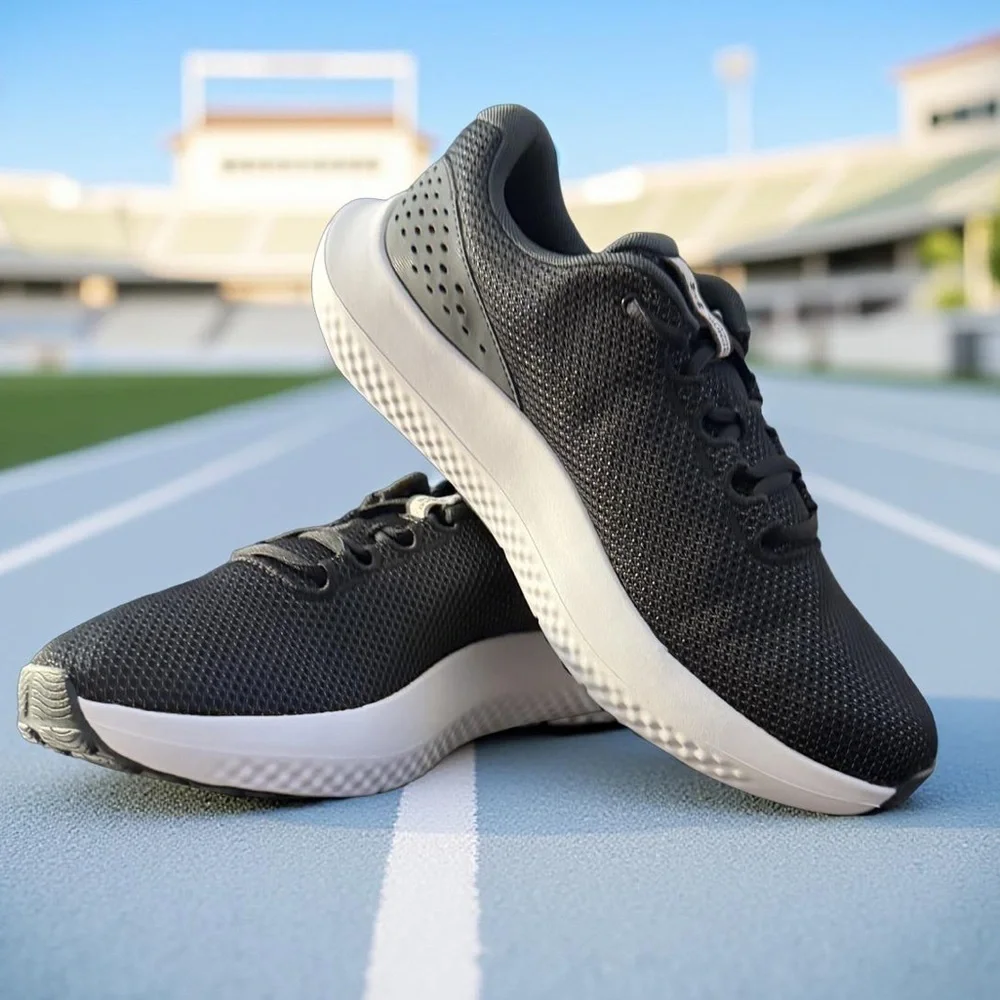 NWT Under Armour Surge 4 Running Shoes Black/Gray/White Size 10.5